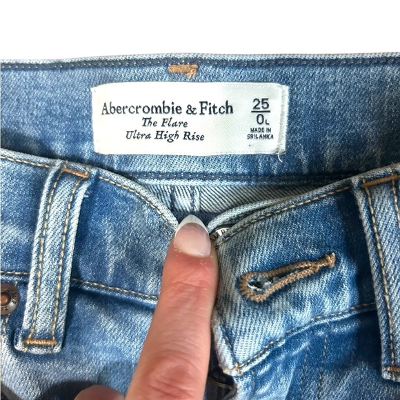 Abercrombie & Fitch The Flare Ultra High Rise Jeans Light Wash 25/0 L - Picture 5 of 13